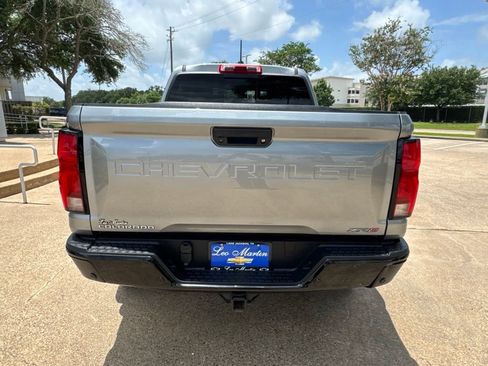 Used 2024 Chevrolet Colorado ZR2 w/ ZR2 Convenience Package III AWD/4WD image 3