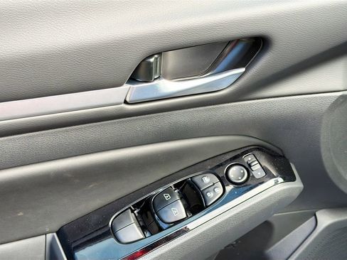 New 2025 Nissan Altima 2.5 SR w/ SR Premium Package image 18