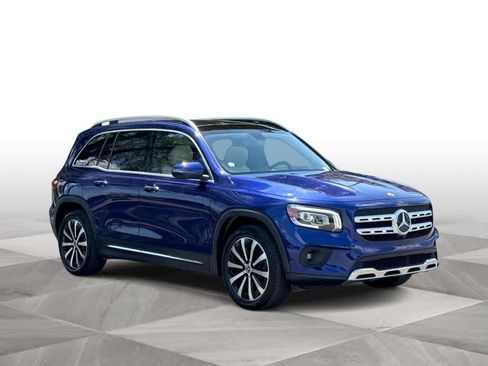 Used 2022 Mercedes-Benz GLB 250 4MATIC image 2