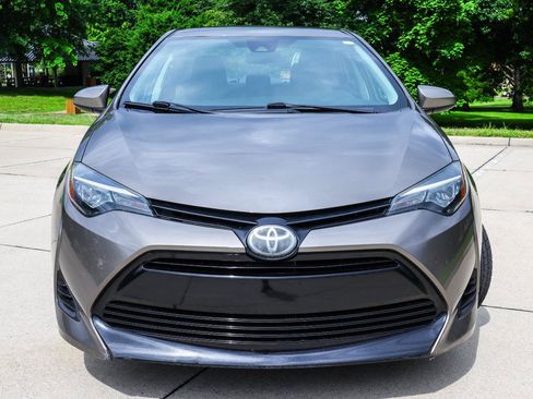 Used 2019 Toyota Corolla LE FWD image 15
