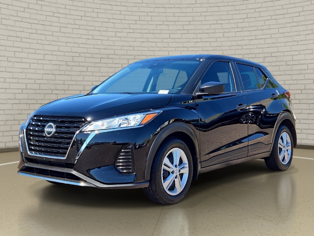 Used 2025 Nissan Kicks Play S FWD image 1