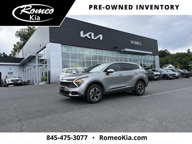 Certified 2025 Kia Sportage LX AWD/4WD image 1