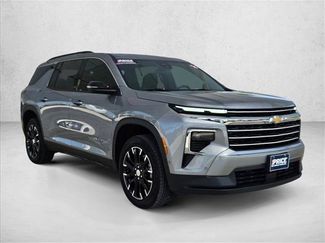 Used 2025 Chevrolet Traverse LT w/ Enhanced Driving Package AWD/4WD video 3