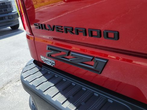 Used 2025 Chevrolet Silverado 1500 LT Trail Boss AWD/4WD image 9