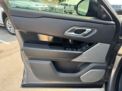 Used 2019 Land Rover Range Rover Velar R-Dynamic SE AWD/4WD image 10