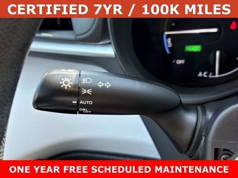 Used 2025 Toyota Sienna LE FWD image 26