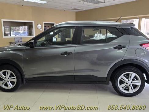 Used 2019 Nissan Kicks S FWD image 6