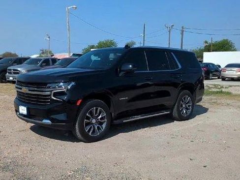 Certified 2024 Chevrolet Tahoe LT w/ Luxury Package AWD/4WD image 4
