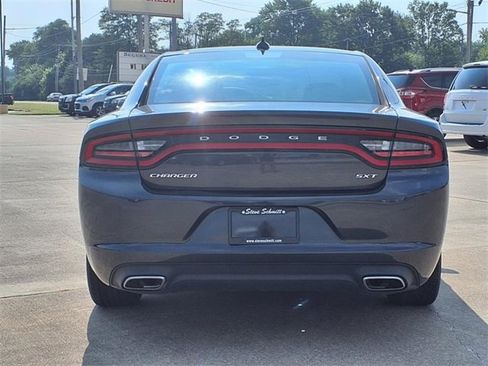 Used 2017 Dodge Charger SXT image 24