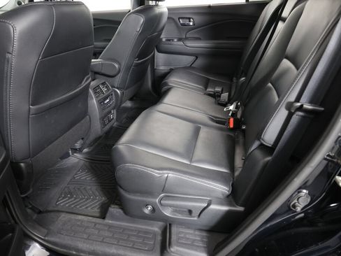 Used 2019 Honda Pilot Touring image 18