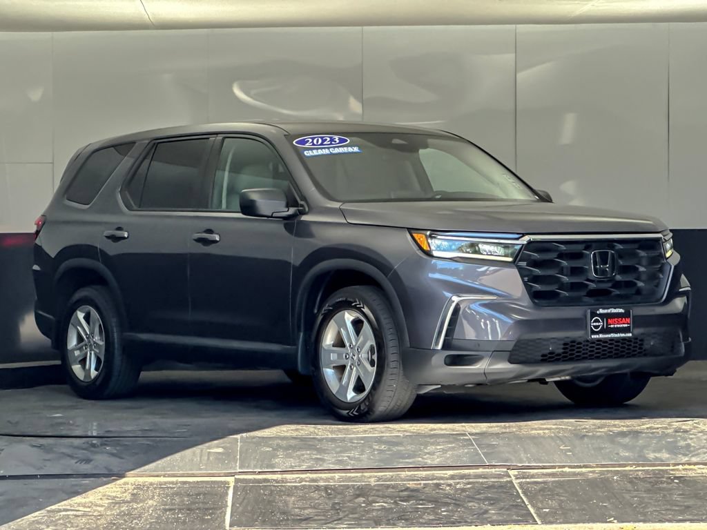 Used 2023 Honda Pilot LX image 1