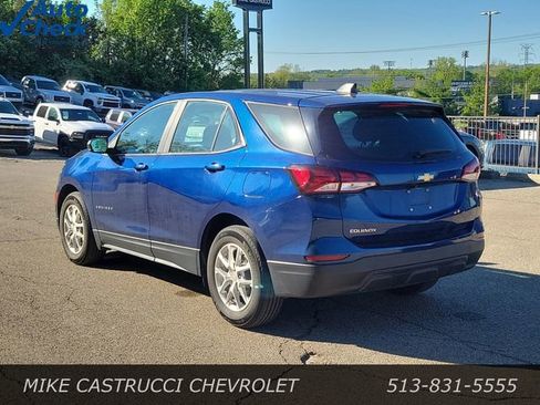 Used 2022 Chevrolet Equinox LS FWD image 3
