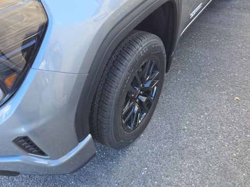 New 2026 GMC Sierra 1500 Elevation image 9