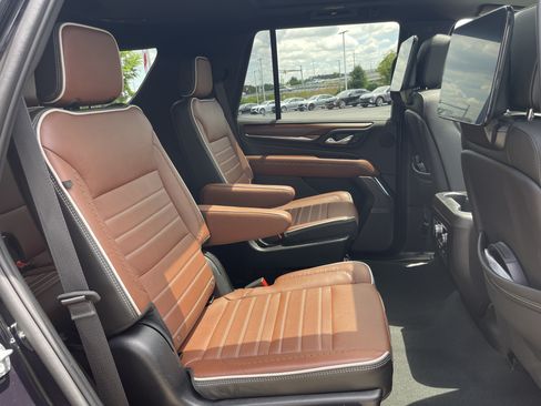 Used 2023 GMC Yukon Denali Ultimate AWD/4WD image 28