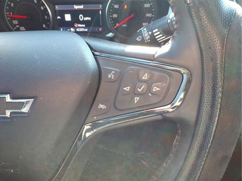 Used 2022 Chevrolet Equinox RS w/ RS Leather Package image 19