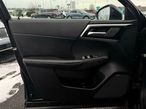 Used 2025 Mitsubishi Outlander Trail Edition image 12