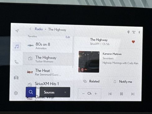 Certified 2025 Lexus ES 300h w/ Premium Package image 17