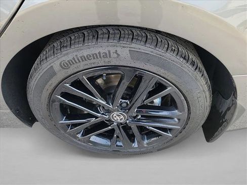 Used 2025 Toyota Camry SE image 12