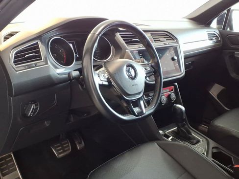 Used 2020 Volkswagen Tiguan SE R-Line AWD/4WD image 9