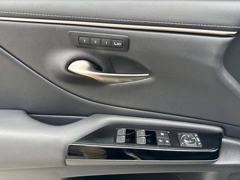 Used 2023 Lexus ES 350 w/ Premium Package FWD image 11