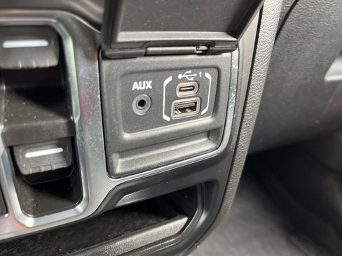 Used 2023 Jeep Wrangler Willys image 35