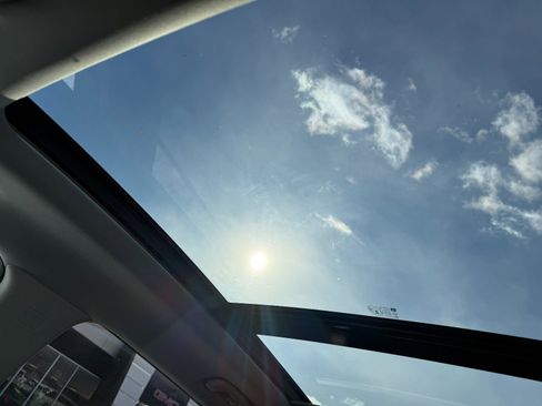 Used 2021 GMC Terrain SLT w/ Infotainment Package II image 39