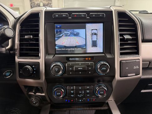 Used 2021 Ford F250 Lariat w/ Tremor Off-Road Package AWD/4WD image 23