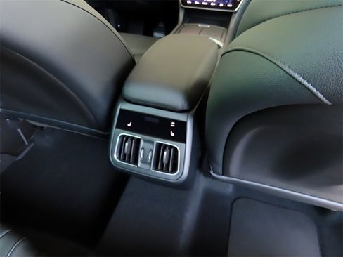 New 2024 Maserati Grecale GT image 19