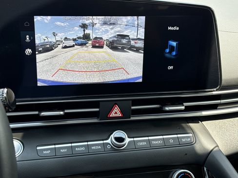 Used 2025 Hyundai Elantra SEL FWD image 24