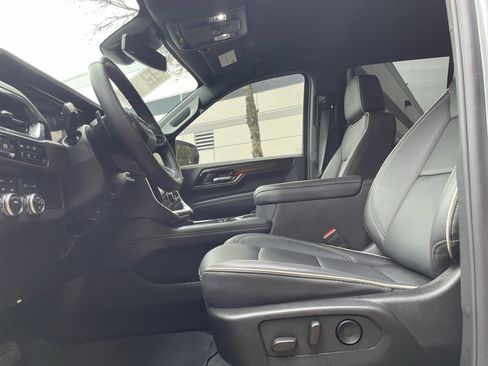 Used 2025 GMC Yukon Elevation image 17