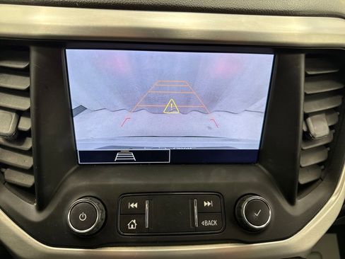 Used 2022 GMC Acadia SLE image 28