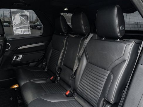 Used 2021 Land Rover Discovery S R-Dynamic image 25