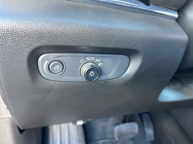 Used 2022 Chevrolet Traverse LT AWD/4WD image 24