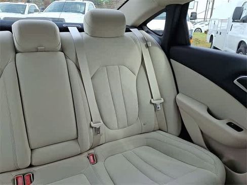 Used 2016 Chrysler 200 Limited image 15