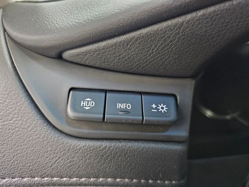 Used 2019 Cadillac Escalade Luxury AWD/4WD image 29
