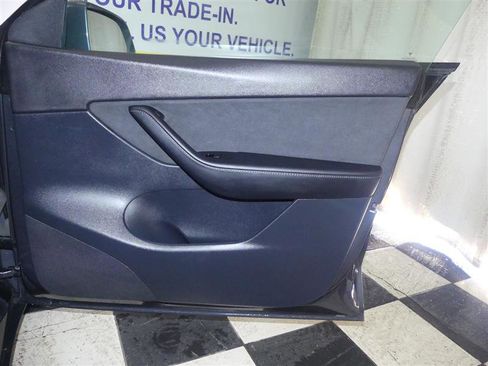 Used 2020 Tesla Model Y Long Range image 23