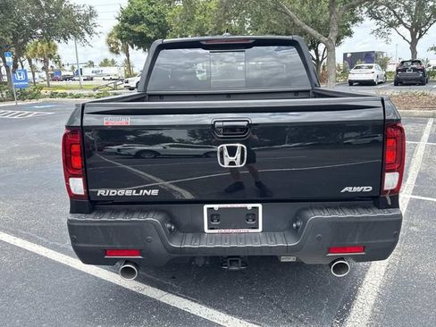Certified 2022 Honda Ridgeline Black Edition image 5