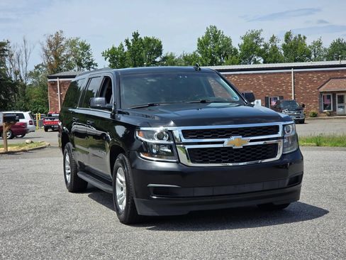 Used 2019 Chevrolet Suburban LT AWD/4WD image 3