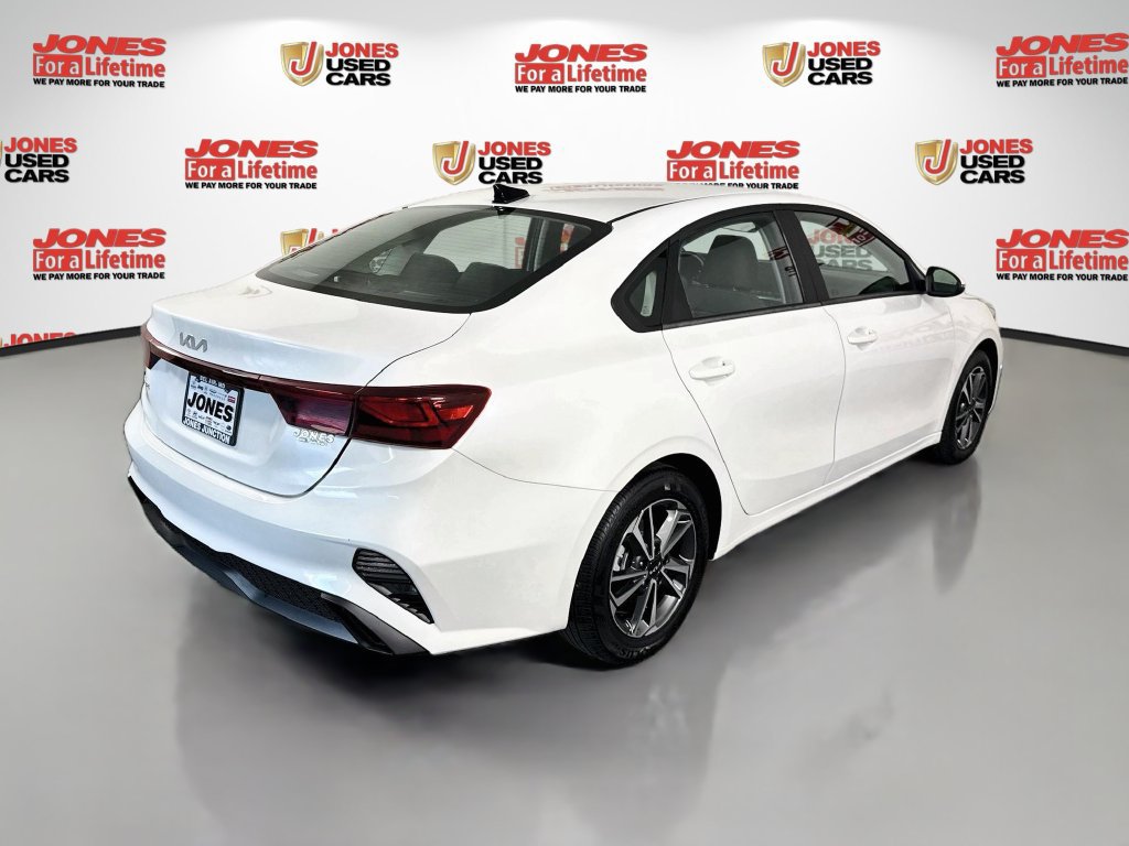 Used 2024 Kia Forte LXS w/ LXS Technology Package FWD image 15