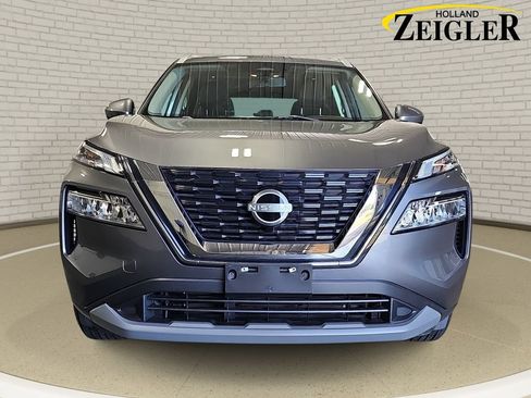 Used 2023 Nissan Rogue SV w/ SV Premium B Package AWD/4WD image 2