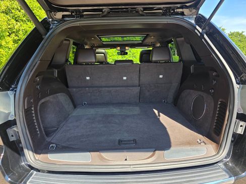 Used 2019 Jeep Grand Cherokee Overland RWD image 42