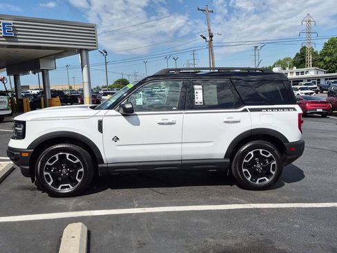 Used 2024 Ford Bronco Sport Outer Banks w/ Tech Package AWD/4WD image 2