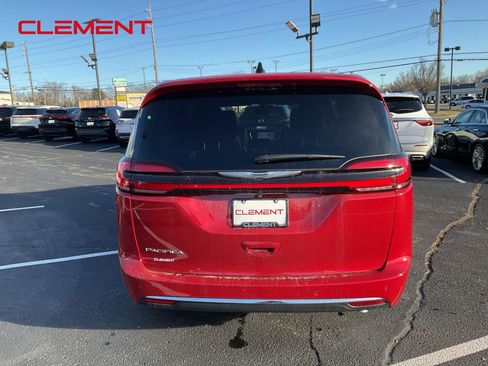 New 2026 Chrysler Pacifica Select image 6