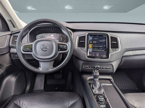Used 2020 Volvo XC90 T5 Momentum w/ Protection Package Premier image 26