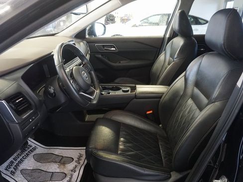 Used 2021 Nissan Rogue Platinum image 23