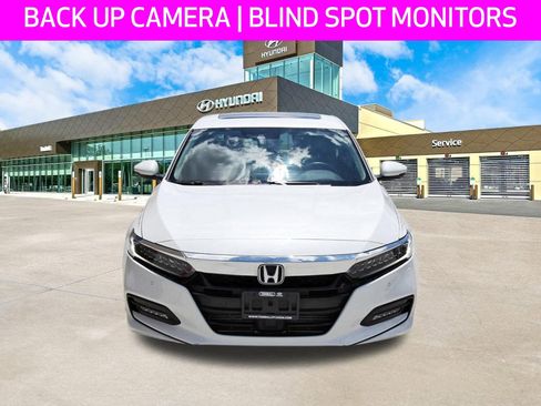 Used 2018 Honda Accord Touring image 2