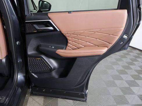 Used 2025 Mitsubishi Outlander SEL AWD/4WD image 32