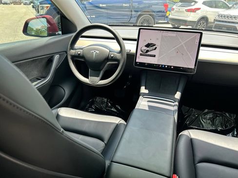 Used 2022 Tesla Model Y Long Range AWD/4WD image 9