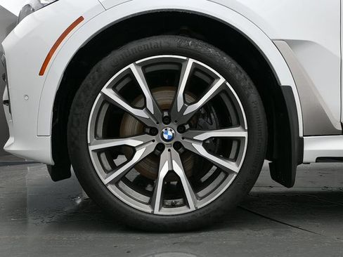 Used 2021 BMW X7 M50i w/ Dynamic Handling Package AWD/4WD image 8