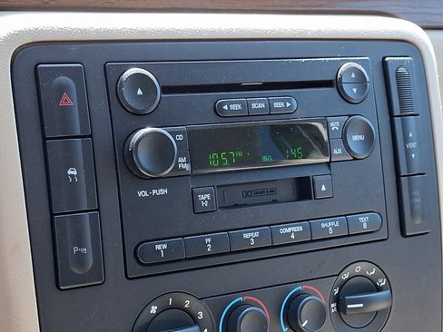 Used 2004 Ford Freestar SEL image 19